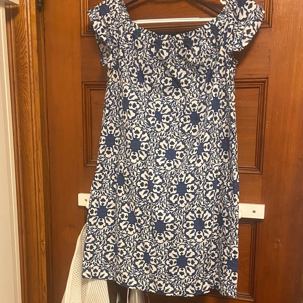 Vineyard Vines Navy and White Patterned Garment